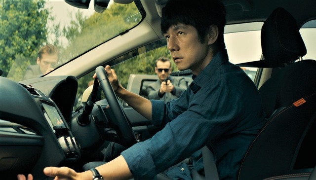 『奥様は、取り扱い注意』 (C)2020 映画「奥様は、取り扱い注意」製作委員会
