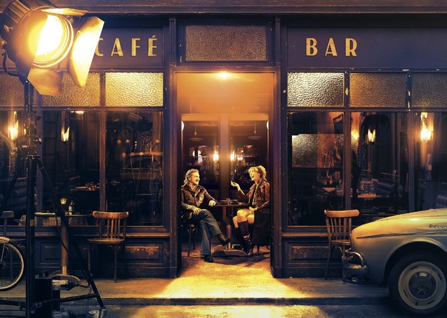 『ベル・エポックでもう一度』　(C) 2019-LES FILMS DU KIOSQUE-PATHÉ FILMS-ORANGE STUDIO-FRANCE 2 CINÉMA-HUGAR PROD-FILSUMEDIA