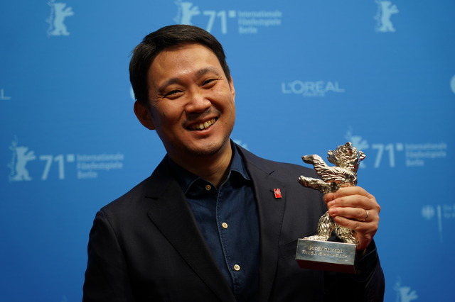 『偶然と想像』ベルリン映画祭授賞式　（C）2021 NEOPA / Fictive