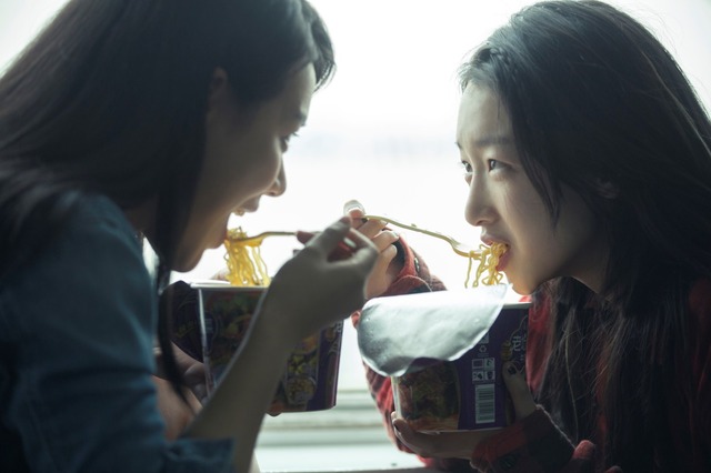 『ソウルメイト／七月と安生』（C）2016 JOYCORE Pictures(Shanghai) CO.,LTD. ， J.Q. Pictures Limited，Alibaba Pictures Group Limited，We Pictures Ltd. ALL Rights reserved.