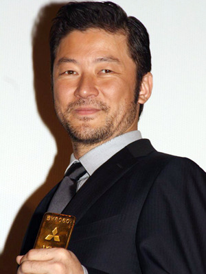 『黄金を抱いて翔べ』初日舞台挨拶