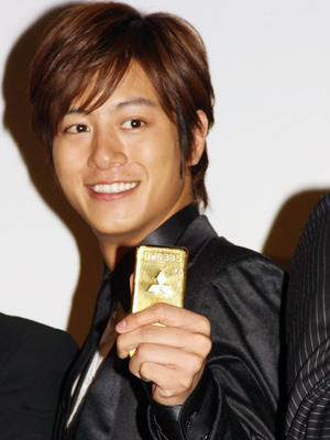 『黄金を抱いて翔べ』初日舞台挨拶