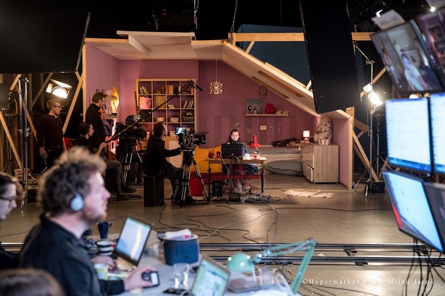 映画『ＳＮＳ-少女たちの10日間-』が配信＆DVD発売 (C) 2020 Hypermarket Film All Rights Reserve