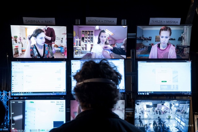 映画『ＳＮＳ-少女たちの10日間-』が配信＆DVD発売 (C) 2020 Hypermarket Film All Rights Reserve