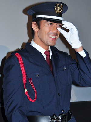 『カラスの親指』完成披露試写会