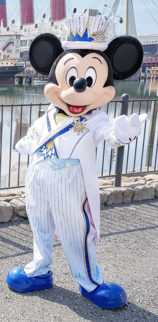 TDS20周年の新コスチュームがひとあし早く解禁！(C) Disney