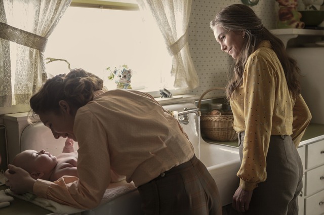 『すべてが変わった日』（C）2020 Focus Features LLC. All Rights Reserved.