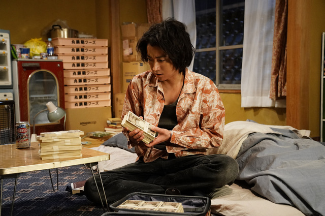 『鳩の撃退法』(C)2021「鳩の撃退法」製作委員会 (C)佐藤正午/小学館