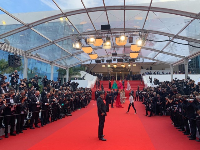 『竜とそばかすの姫』レッドカーペット（C）2021 スタジオ地図