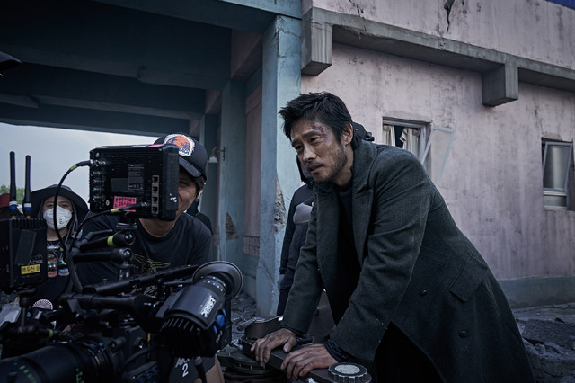 『白頭山大噴火』イ・ビョンホン　メイキング　(C) 2019 CJ ENM CORPORATION, DEXTER STUDIOS & DEXTER PICTURES ALL RIGHTS RESERVED