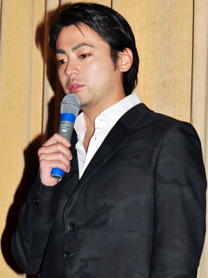 『その夜の侍』初日舞台挨拶