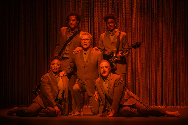 『アメリカン・ユートピア』（C）2020 PM AU FILM, LLC AND RIVER ROAD ENTERTAINMENT, LLC ALL RIGHTS RESERVED