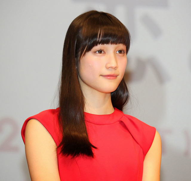 『ニシノユキヒコの恋と冒険』完成披露舞台挨拶（中村ゆりか）