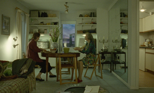 『ザ・スーベニア～魅せられて～』(C)2019 The Souvenir Film Limited, British Broadcasting Corporation and British Film Institute.  ALL RIGHTS RESERVED.