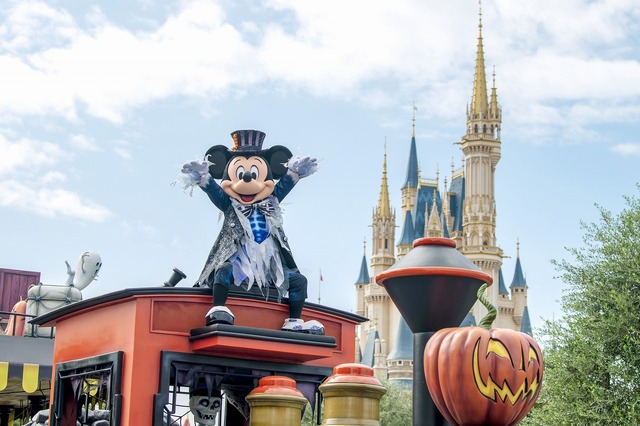 「ミッキー＆フレンズのグリーティングパレード：ハロウィーンバージョン」