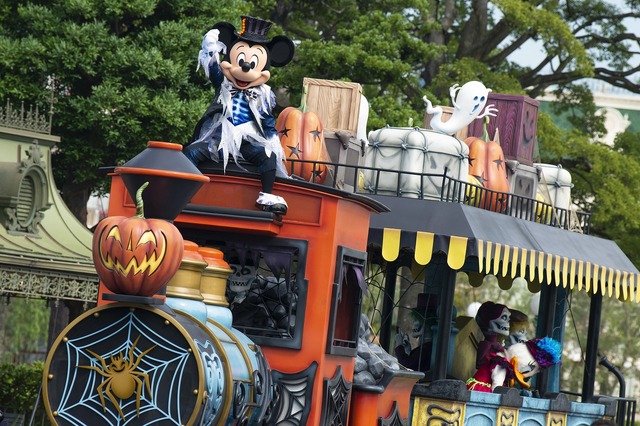 「ミッキー＆フレンズのグリーティングパレード：ハロウィーンバージョン」