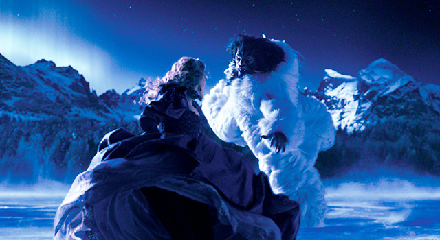 『美女と野獣』ポスタービジュアル-(C) 2014 ESKWAD - PATHE PRODUCTION - TF1 FILMS PRODUCTION 　ACHTE / NEUNTE / ZWOLFTE / ACHTZEHNTE BABELSBERG FILM GMBH - 120 FILMS