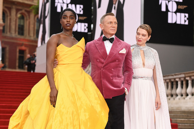 ラシャーナ・リンチ、ダニエル・クレイグ、レア・セドゥ／『007／ノー・タイム・トゥ・ダイ』ワールドプレミア Photo by Ian Gavan/Getty Images for EON Productions, Metro-Goldwyn-Mayer Studios, and Universal Pictures