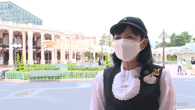 ディズニー 美女と野獣エリアの ガイドツアーキャスト に密着 Backstage 二週連続放送 Cinemacafe Net ディズニー 美女と野獣エリアの ガイドツアーキャスト に密着 Backstage 二週連続放送 Cinemacafe Net