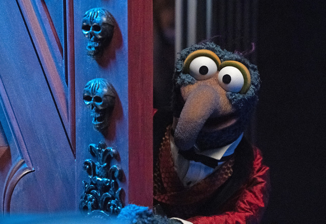 「Muppets Haunted Mansion: マペットのホーンテッドマンション」（C）2021 Disney
