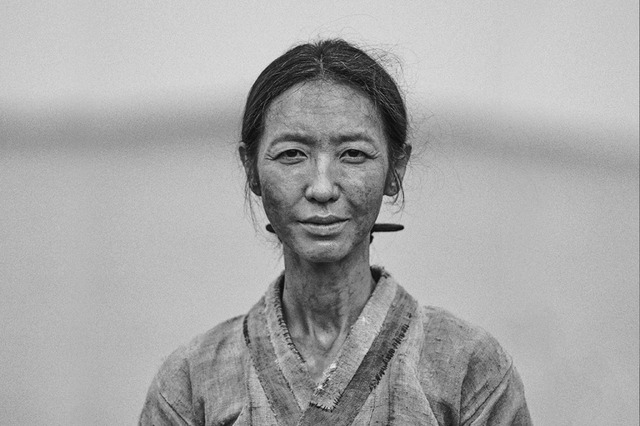 『茲山魚譜-チャサンオボ-』パン・ウンジン（C）2021 MegaboxJoongAng PLUS M & CINEWORLD. ALL RIGHTS RESERVED.