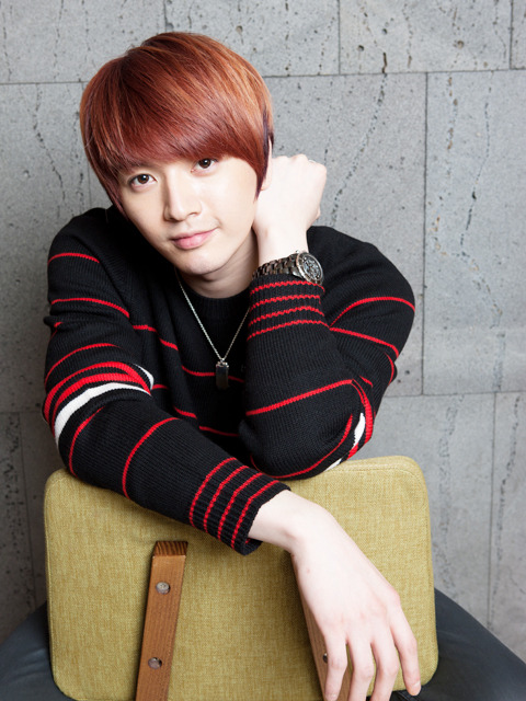 「1年に12人の男」（「超新星」ソンジェ） -(C) PONYCANYON INC.