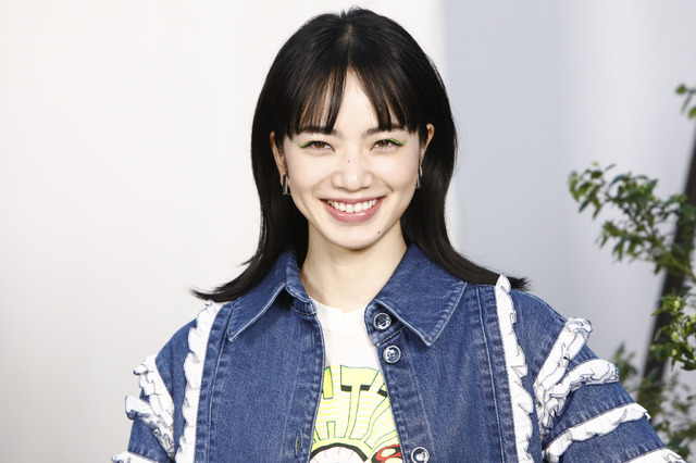 小松菜奈 Photo by Julien M. Hekimian/Getty Images for Chanel