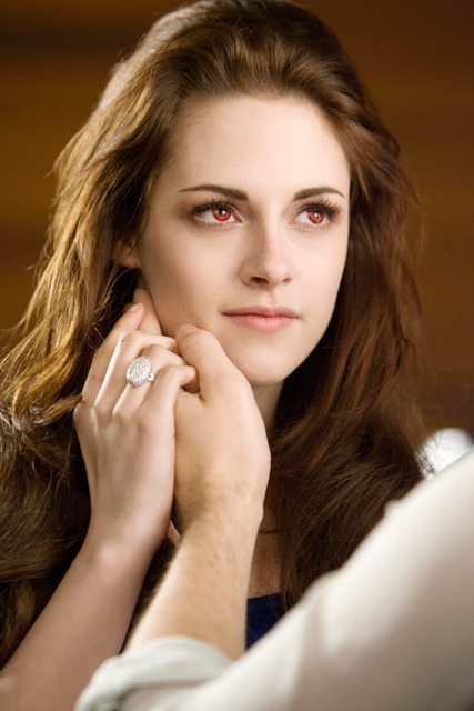 『トワイライト・サーガ／ブレイキング・ドーン part2』クリステン・スチュワート -(C) 2012 SUMMIT ENTERTAINMENT, LLC. ALL RIGHTS RESERVED.