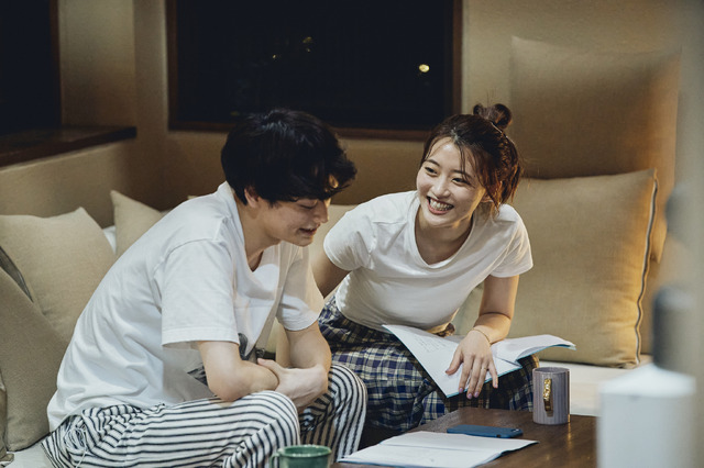 「恋愛ドラマな恋がしたい～Kissing the tears away~」2話（C）AbemaTV, Inc.