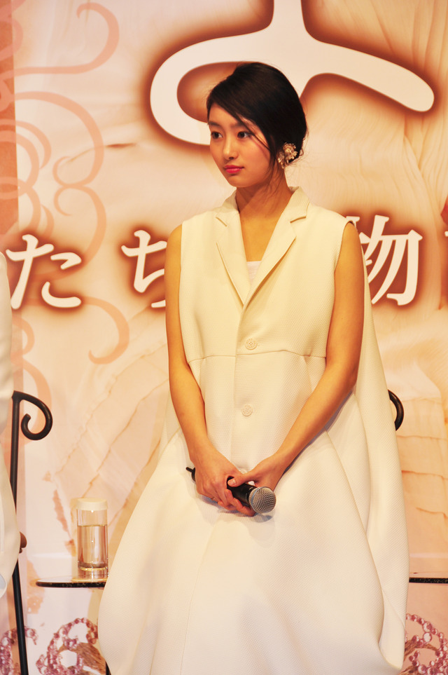 『つやのよる』完成会見（忽那汐里）