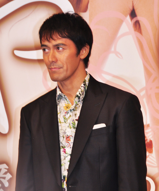 『つやのよる』完成会見（阿部寛）