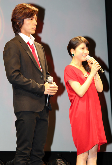 『劇場版 HUNTER×HUNTER 緋色の幻影（ファントム・ルージュ）』完成披露試写会（藤木直人＆川島海荷）