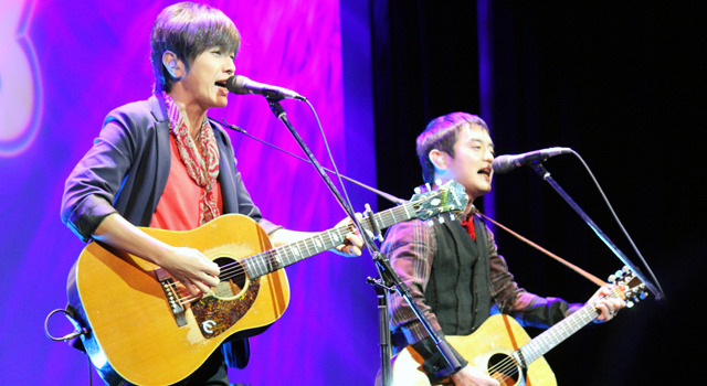 『劇場版 HUNTER×HUNTER 緋色の幻影（ファントム・ルージュ）』完成披露試写会（「ゆず」北川悠仁＆岩沢厚治）