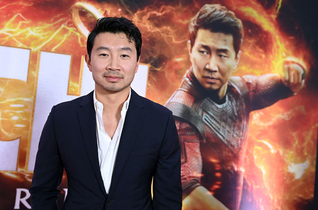 シム・リウ Photo by Ryan Emberley/Getty Images for Disney