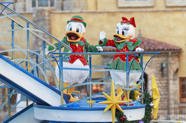 「パーフェクト・クリスマス」バージョンがスタート！As to Disney artwork, logos and properties： (C) Disney