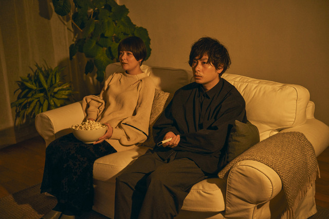 モバイルなのに高画質＆高音質！「GV30」で叶える”寝ころび”映画体験