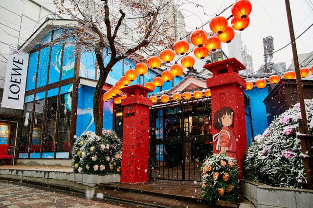 LOEWEポップアップ