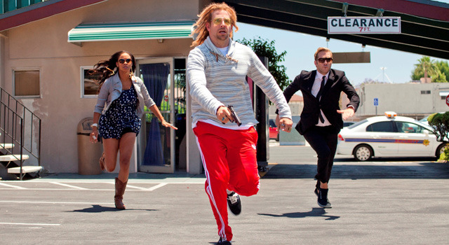 『HIT＆RUN』 -(C) 2012 Exclusive Media Group Holdings, Inc. All rights reserved.