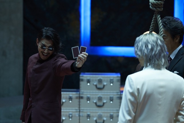 『嘘喰い』（C）迫稔雄/集英社 （C）2022映画「嘘喰い」製作委員会