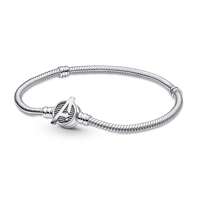 Marvel The Avengers Logo Snake Chain Bracelet 15,400円　マーベル パンドラコレクション（C） 2022 MARVEL