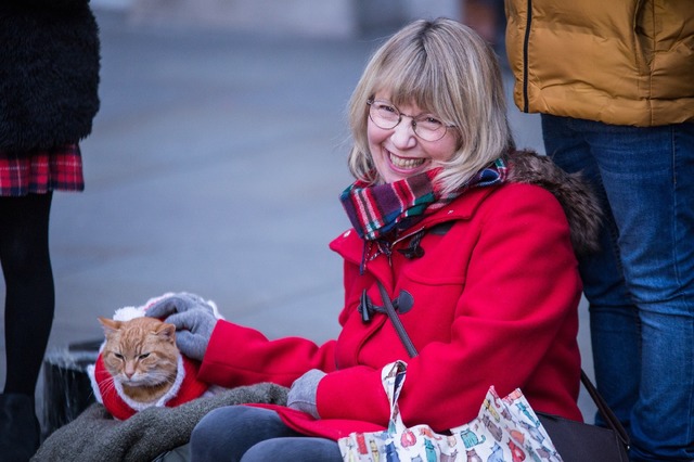 『ボブという名の猫2 幸せのギフト』（C） 2020 A GIFT FROM BOB PRODUCTION LTD. ALL RIGHTS RESERVED.