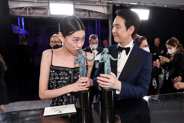 チョン・ホヨン、イ・ジョンジェ Photo by Matt Winkelmeyer/Getty Images for WarnerMedia