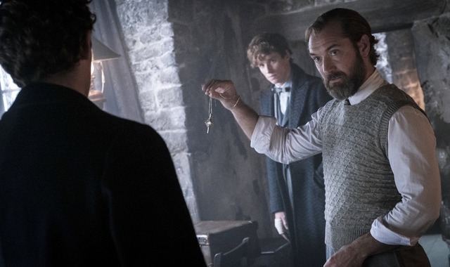 『ファンタスティック・ビーストとダンブルドアの秘密』（C） 2021 Warner Bros. Ent. All Rights Reserved<br>Wizarding WorldTM Publishing Rights （C） J.K. Rowling<br>WIZARDING WORLD and all related characters and elements are trademarks of and （C） Warner Bros. Entertainment Inc.