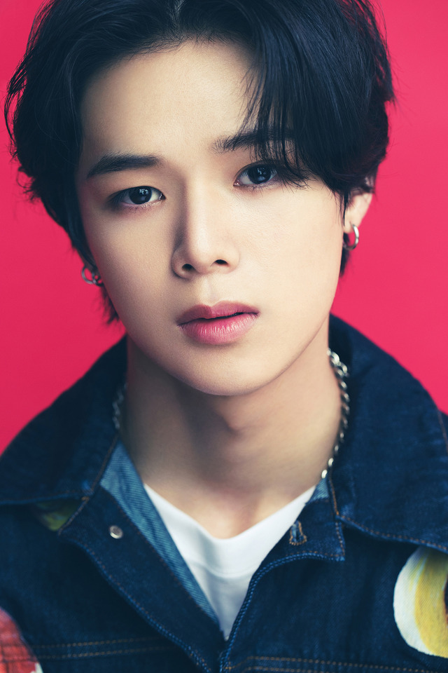 K　（C）HYBE LABELS JAPAN