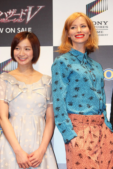 “バイオハザード フェスティバル””（芹那、シエンナ・ギロリー）