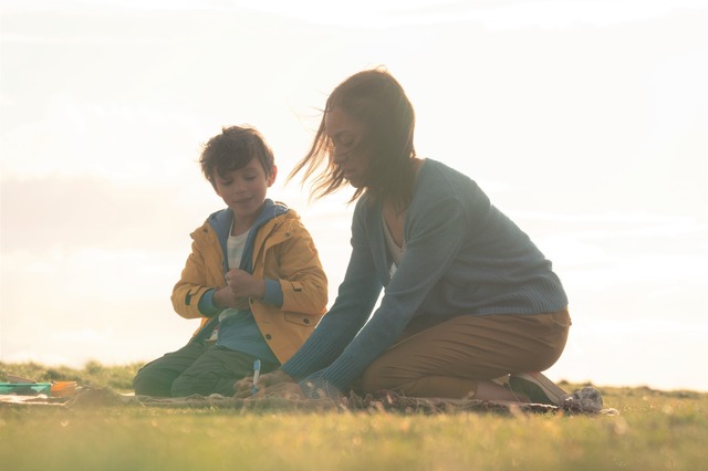 「ビースト・マスト・ダイ/警部補ストレンジウェイズ」 （C） 2021 BritBox, New Regency TV Productions Limited and Scott Free Films Limited. All rights reserved.