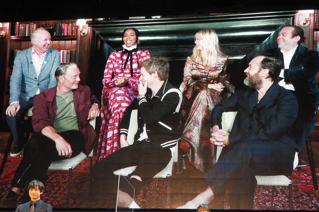 リモートで参加したキャスト陣／『ファンタスティック・ビーストとダンブルドアの秘密』ライトアップ・ファンナイト