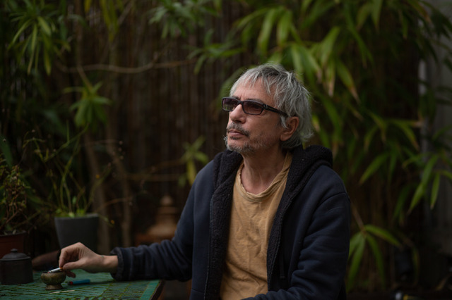 『アネット』レオス・カラックス監督　(C)2020 CG Cinema International / Theo Films / Tribus P Films International / ARTE France Cinema / UGC Images / DETAiLFILM / Eurospace / Scope Pictures / Wrong men / Rtbf (Televisions belge) / Piano