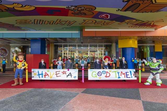 「東京ディズニーリゾート・トイ・ストーリーホテル」開業セレモニー(C) Disney/PixarSlinky (R) Dog (C) Just Play LLC