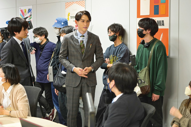 『チェリまほ THE MOVIE ～30歳まで童貞だと魔法使いになれるらしい～』仲良しメイキング＆オフショット　（C）豊田悠／SQUARE ENIX・「チェリまほ THE MOVIE」製作委員会